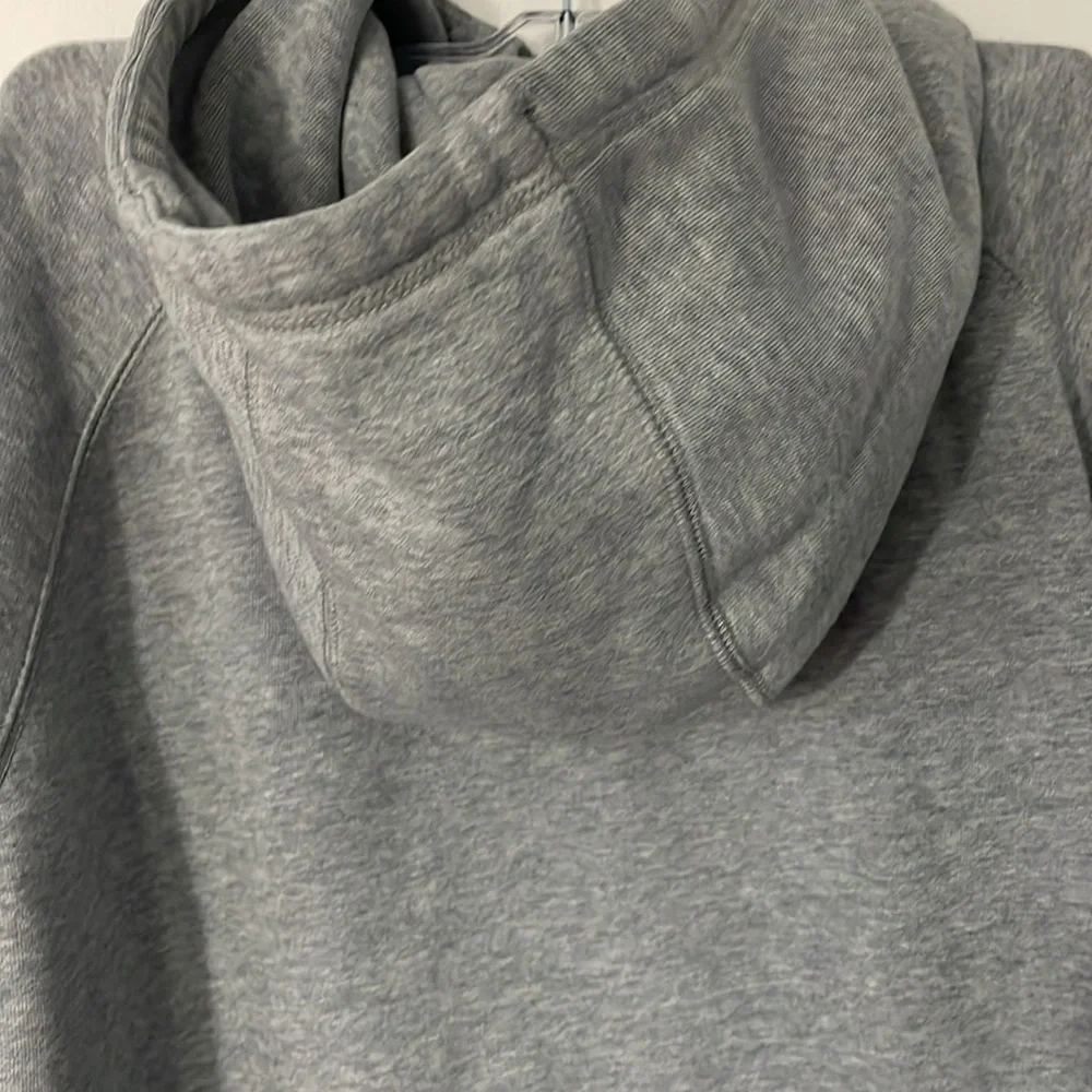 Nike essential full zip up